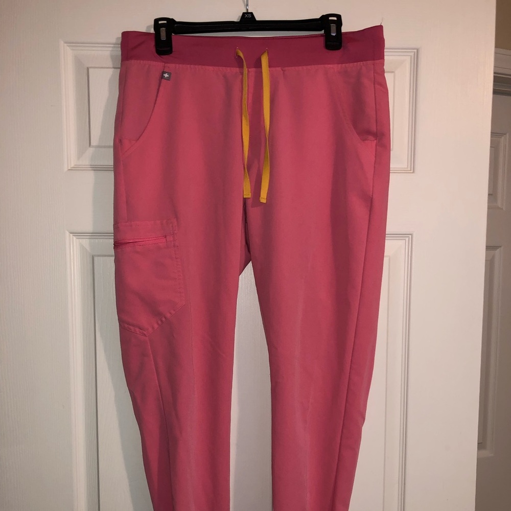 Neon Pink Figs Zamora Jogger Scrubs Medium Tall
